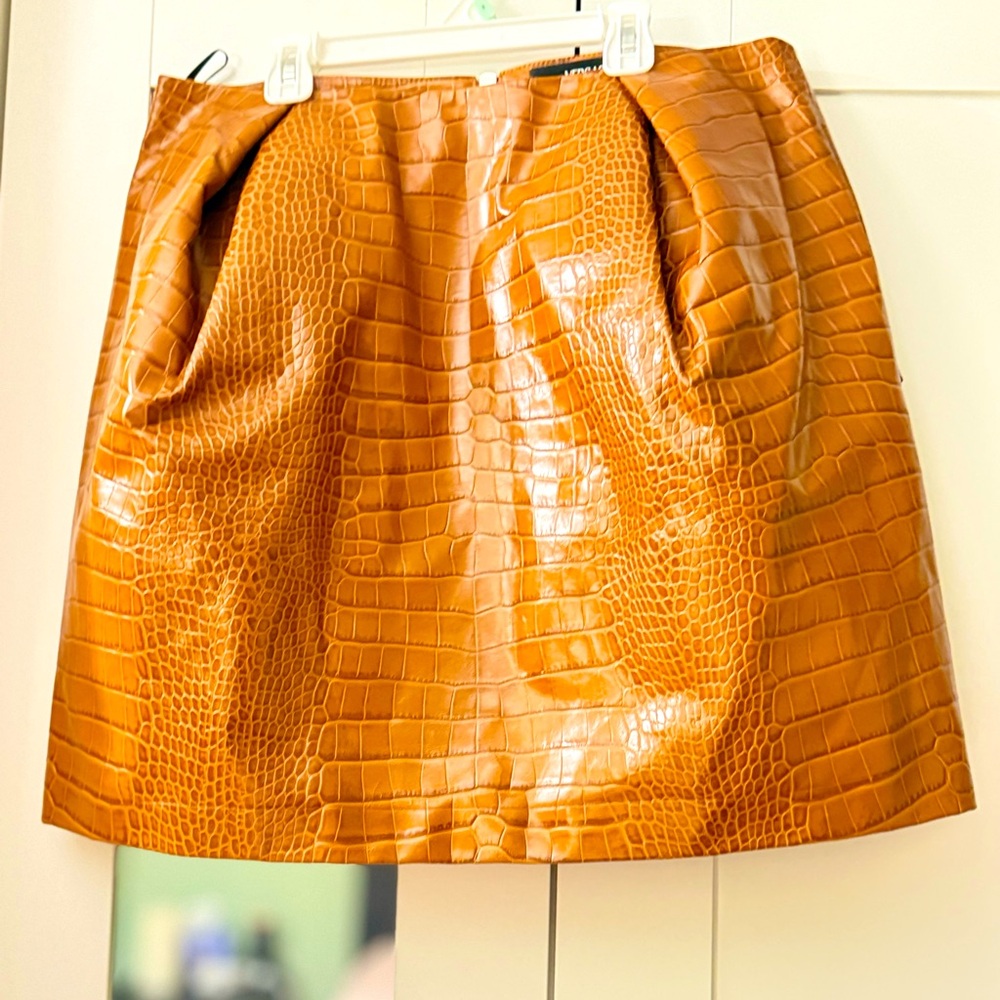 Versace Crocodile Pattern Leather Skirt With Zip on Back And Pockets - Size 50IT